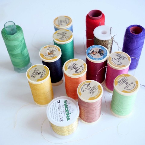 Gloving threads in various colors